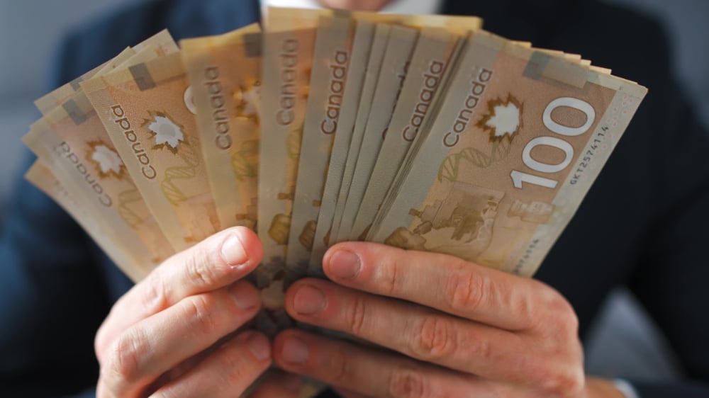 Canada Raises Federal Minimum Wage for Everyone