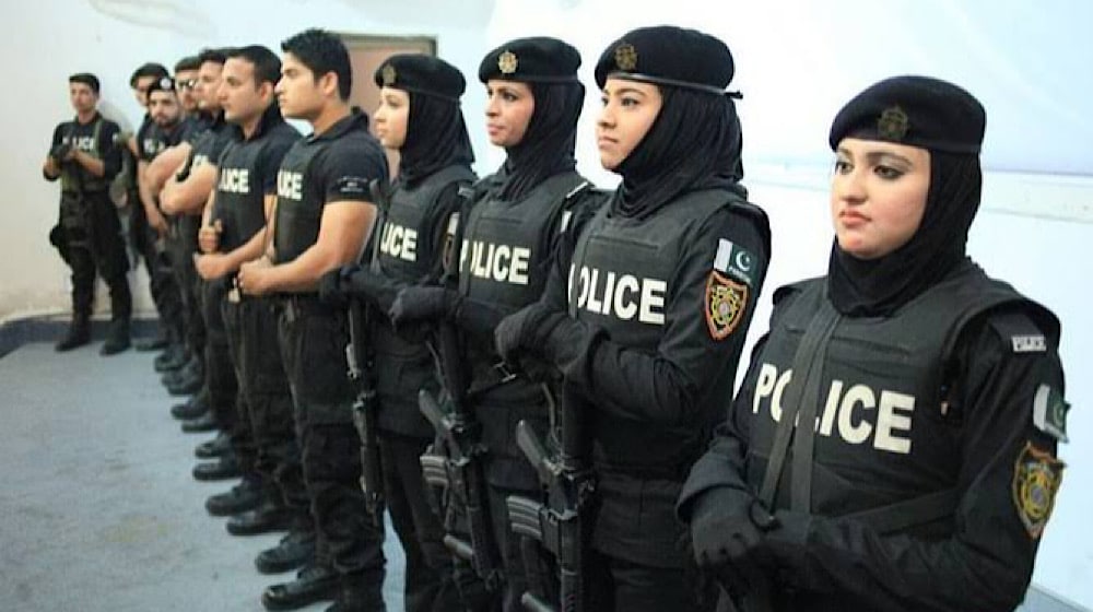 Female Police Officers Will Be Stationed at Front Desk in Karachi’s District East