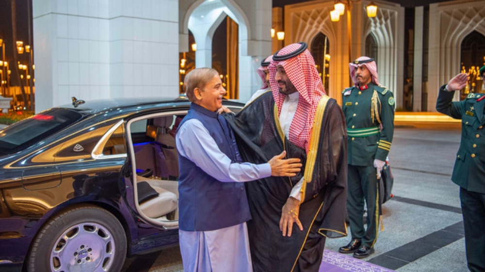 Saudi Crown Prince MBS Gives Special Umrah Invitation to PM Shehbaz Sharif