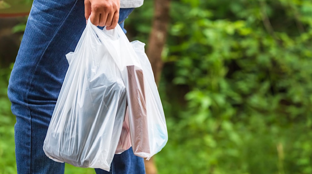 Lahore High Court Proposes Fee for Plastic Shopping Bags