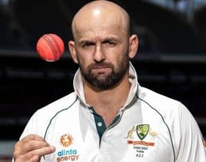 Nathan Lyon Younis Khan