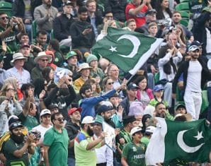 Pakistani Fan Buys 800 Tickets