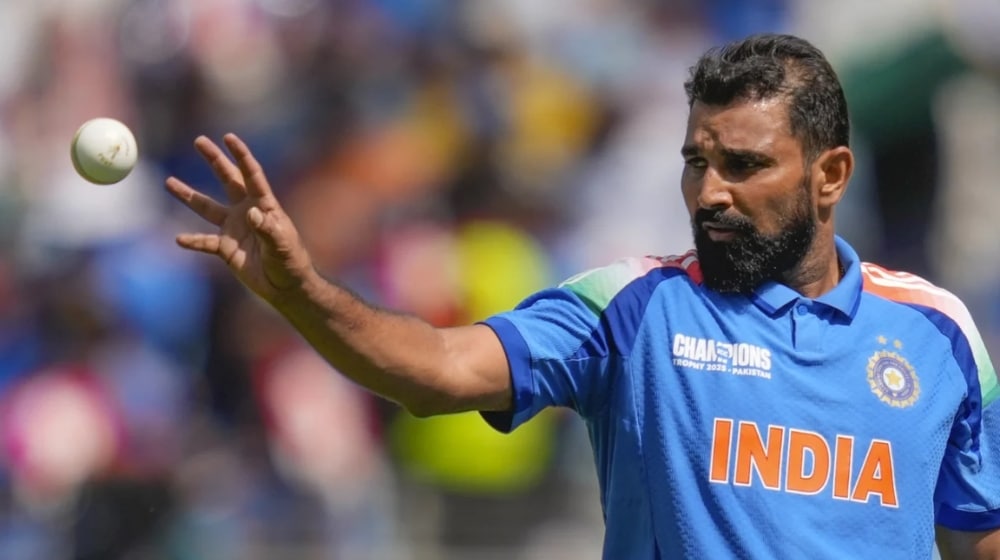 Mohammed Shami prepares to bowl