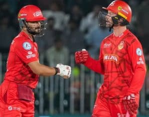 Colin Munro Alongside Sahibzada Farhan