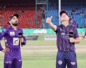 Karachi Kings and Quetta Gladiators captains during the toss