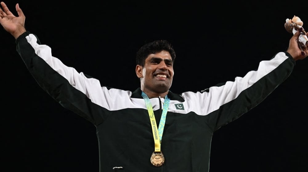 Arshad Nadeem celebrates his gold medal