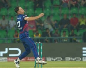 Ben Dwarshuis in his delivery stride for Islamabad United