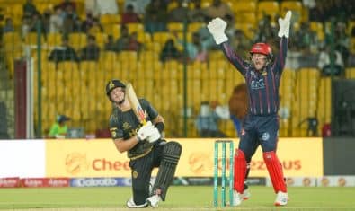 Mitchell Owen against Karachi Kings