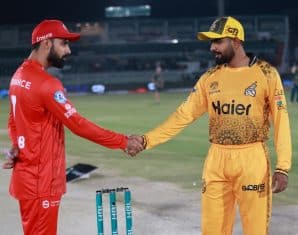 Islamabad United and Peshawar Zalmi captains during the toss