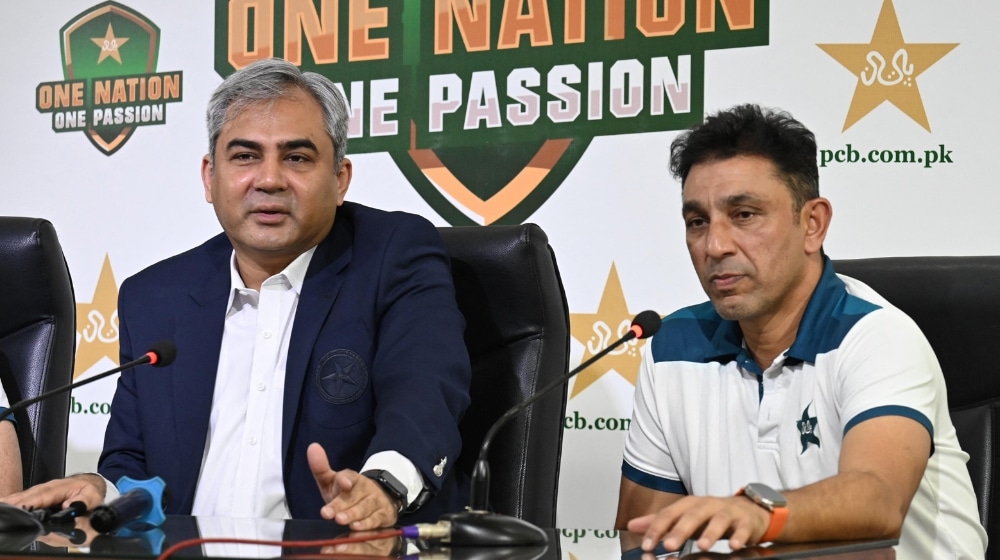 Azhar Mahmood with PCB chairman Mohsin Naqvi