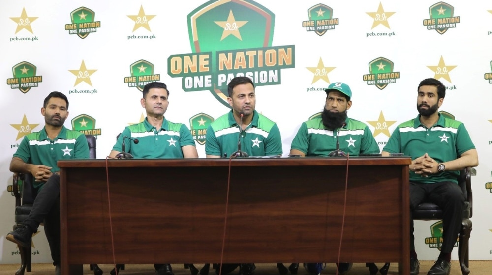 Asad Shafiq alongside former Selection Committee panel