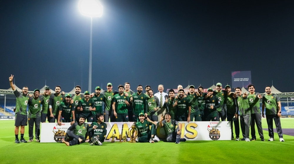 Pakistan's Cricketers Donate Tri-Series Winnings to Their Flood-Stricken Country