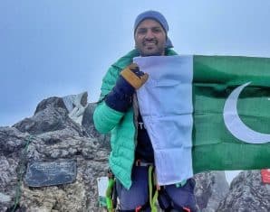 Asad Ali Memon during his climb