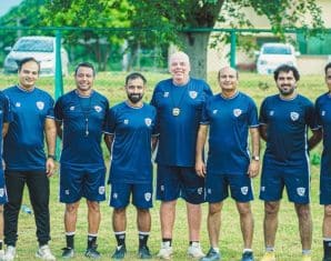 Nolberto Solano with Pakistan's coaching staff