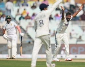Jasprit Bumrah appeals for Temba Bavuma's wicket