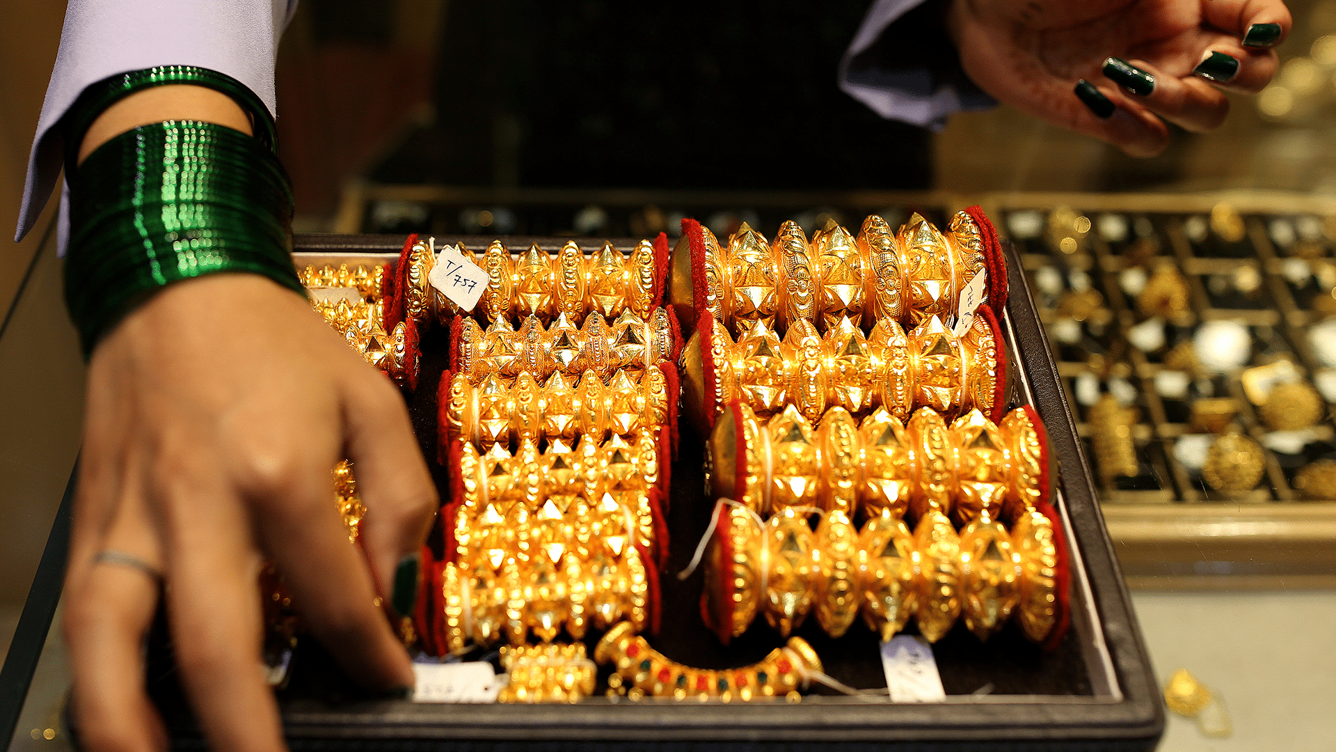 Gold rate suddenly jumps in Pakistan after UAE markets panic over war news