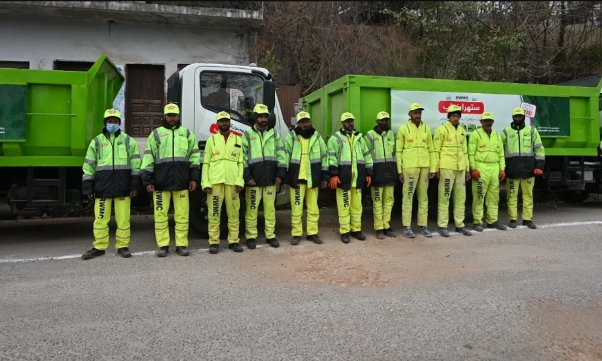 Punjab rewards Suthra Punjab workers for Eid cleanliness campaign