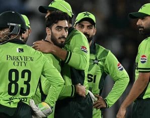 Arafat Minhas David Warner Pakistan vs Australia