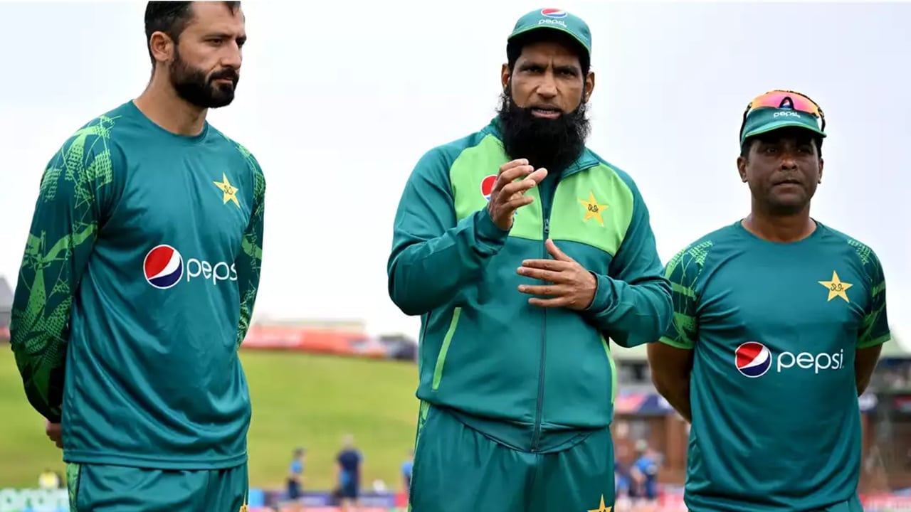 mohammad-yousuf-reveals-his-all-time-pakistan-greats-after-historic-1000th-odi
