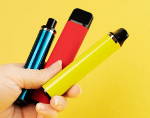 Smokers Who Switch to Vaping Face Higher Risk of Eye Disease